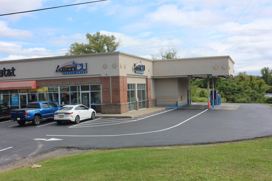 224 N Genesee St, Utica, NY for lease - Building Photo - Image 2 of 9