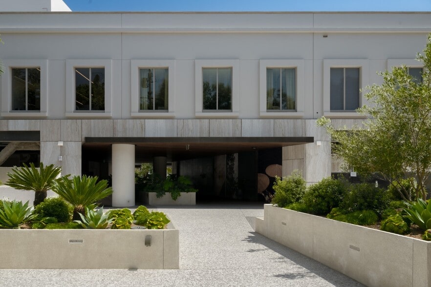 11911 San Vicente Blvd, Los Angeles, CA for lease - Building Photo - Image 3 of 31