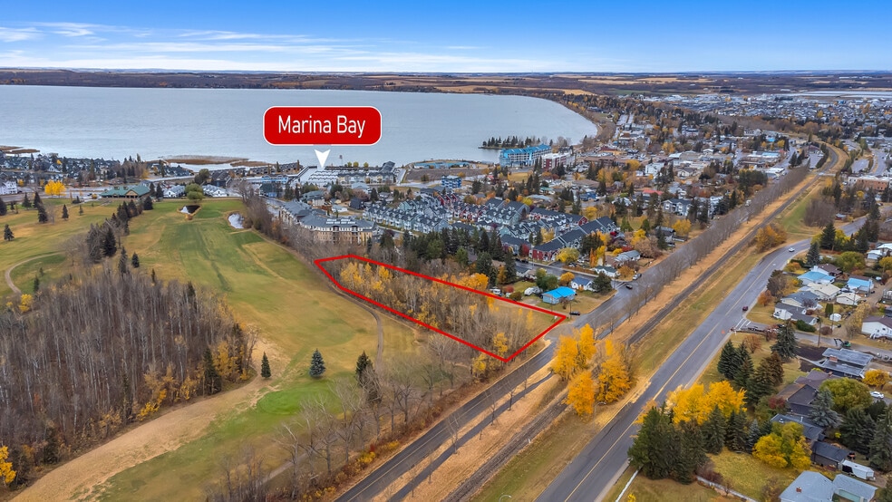 5310 50 Av, Sylvan Lake, AB for sale - Aerial - Image 3 of 4
