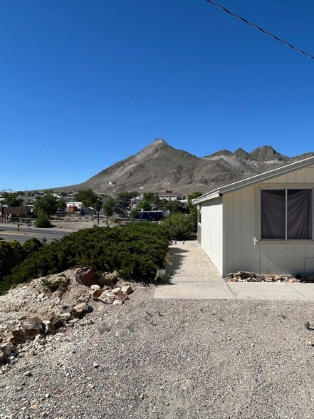 135 Magnolia Ave, Tonopah, NV for lease - Building Photo - Image 2 of 9
