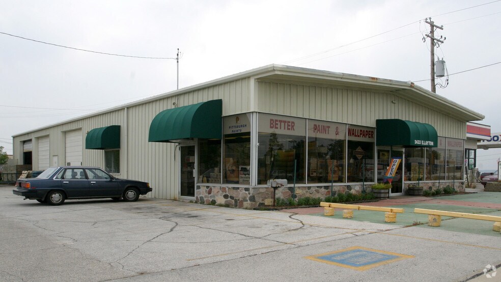 2433 E Layton Ave, Cudahy, WI for sale - Primary Photo - Image 1 of 1