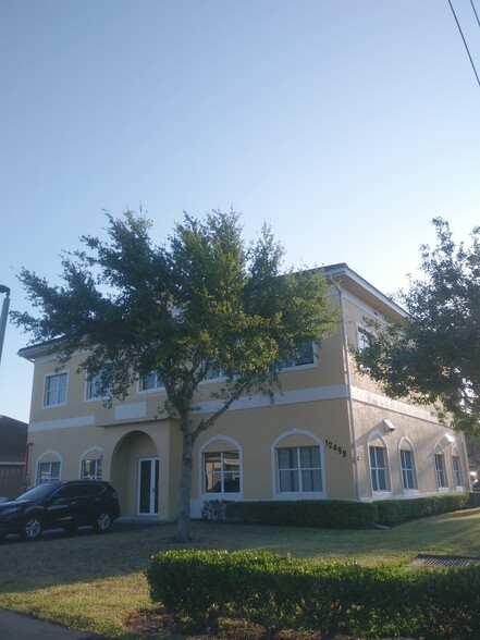 12499 Brantley Commons Ct, Fort Myers, FL for sale - Building Photo - Image 3 of 9