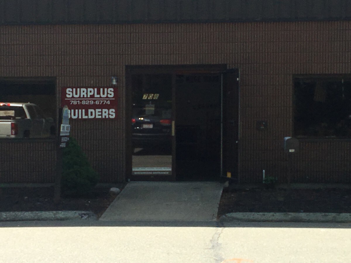 708 Washington St, Pembroke, MA 02359