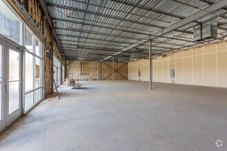 901-1201 W 136th St, Kansas City, MO for lease Interior Photo- Image 2 of 4