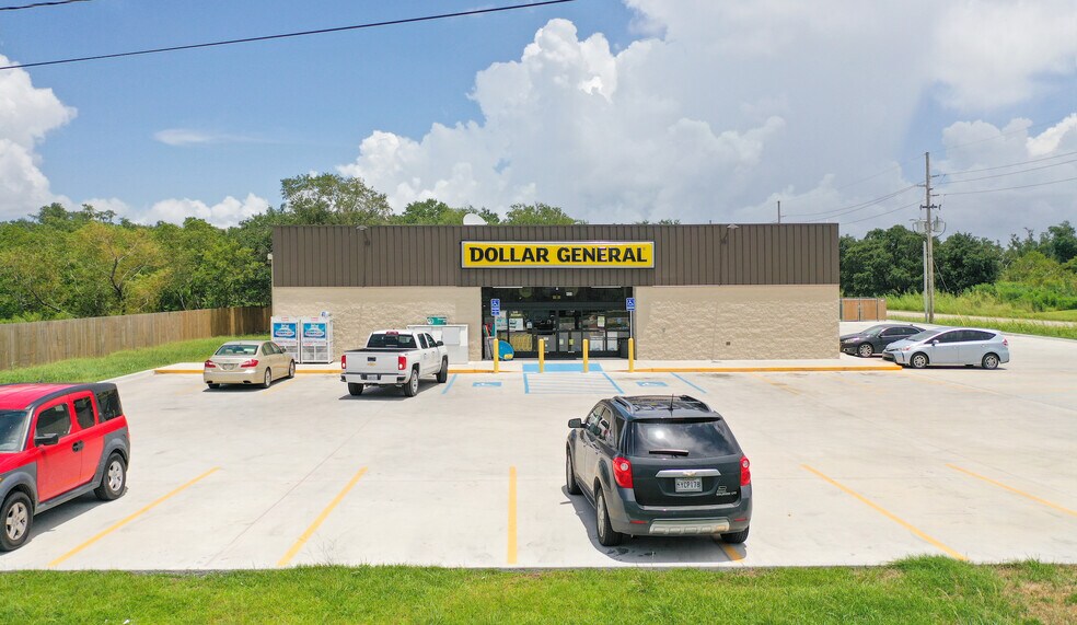 100 Oak Rd, Buras, LA 70041