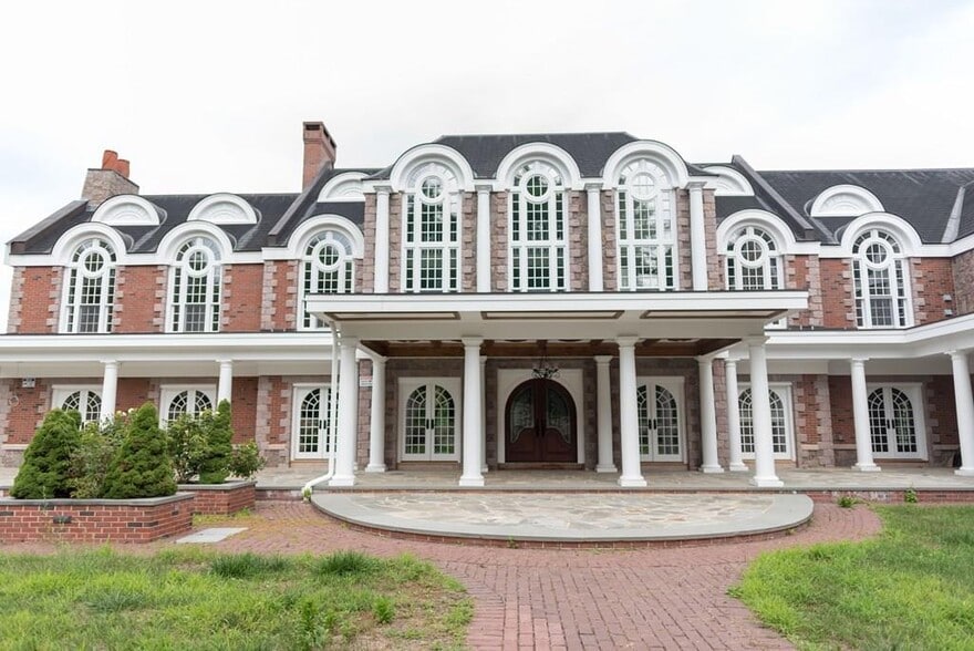 440 Great Pond Rd, North Andover, MA 01845