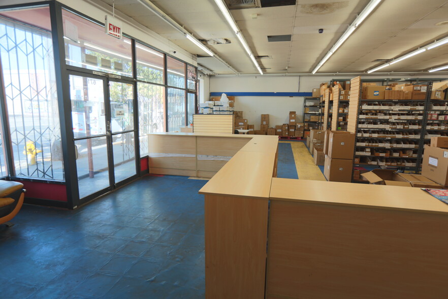 6716 Van Nuys Blvd, Van Nuys, CA for sale - Building Photo - Image 3 of 6