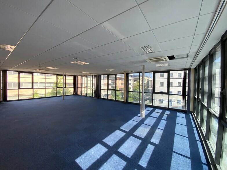 Office in Reims for lease - Interior Photo - Image 1 of 4
