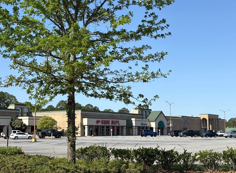 1400 E Shotwell St, Bainbridge, GA for lease - Building Photo - Image 3 of 24