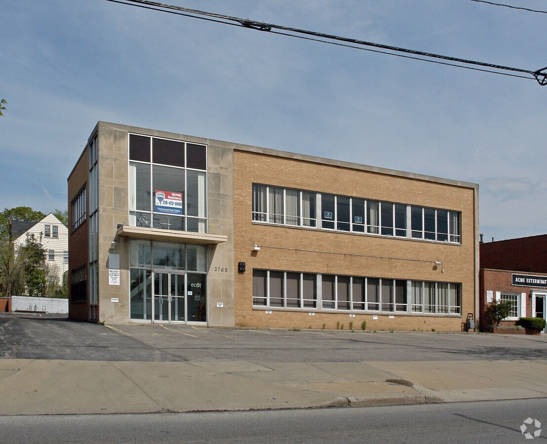 3705 Lee Rd, Cleveland, OH 44120 Property Record