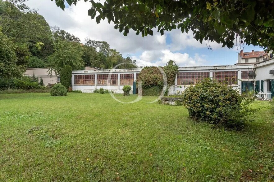 Flex in Lyon for sale - Building Photo - Image 1 of 7
