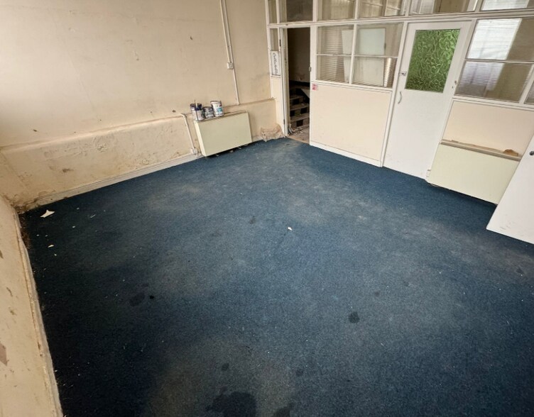 Lingard St, Stoke On Trent for lease - Interior Photo - Image 3 of 3