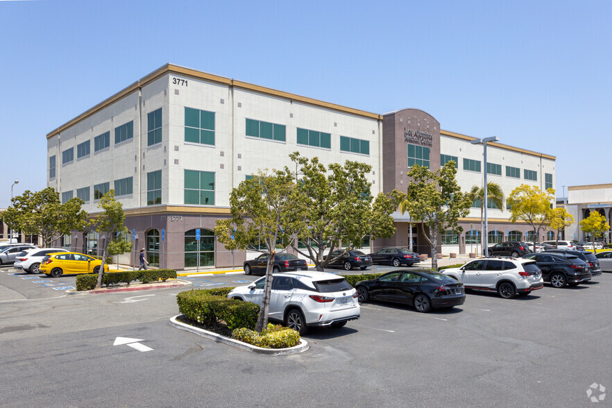 3771 Katella Ave, Los Alamitos, CA for lease - Building Photo - Image 1 of 9