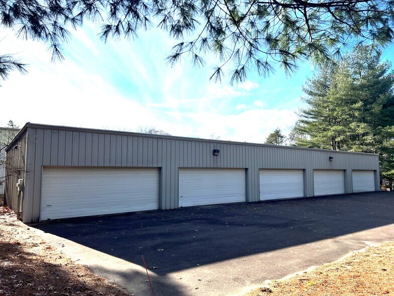 413 Strong Rd, South Windsor, CT 06074