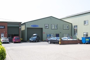 Crow Arch Ln, Ringwood HAM - Warehouse