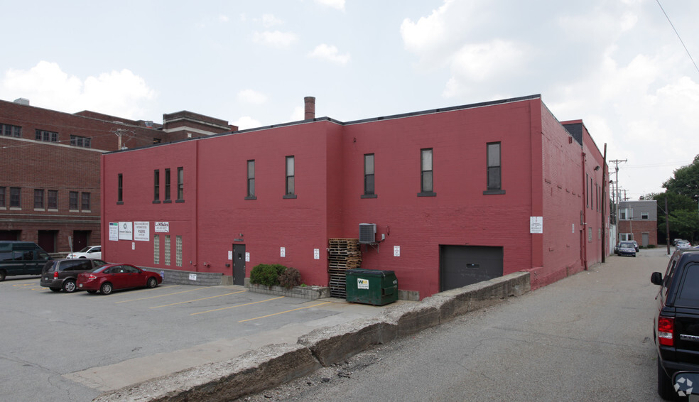 900 Sarah St, Pittsburgh, PA for lease - Building Photo - Image 2 of 47