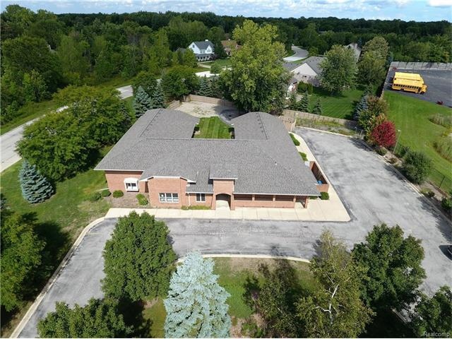 8200 Grays Dr, Grosse Ile, MI for sale - Building Photo - Image 1 of 1