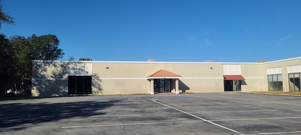 96-102 Forsman Dr NW, Fort Walton Beach, FL for lease - Building Photo - Image 1 of 16