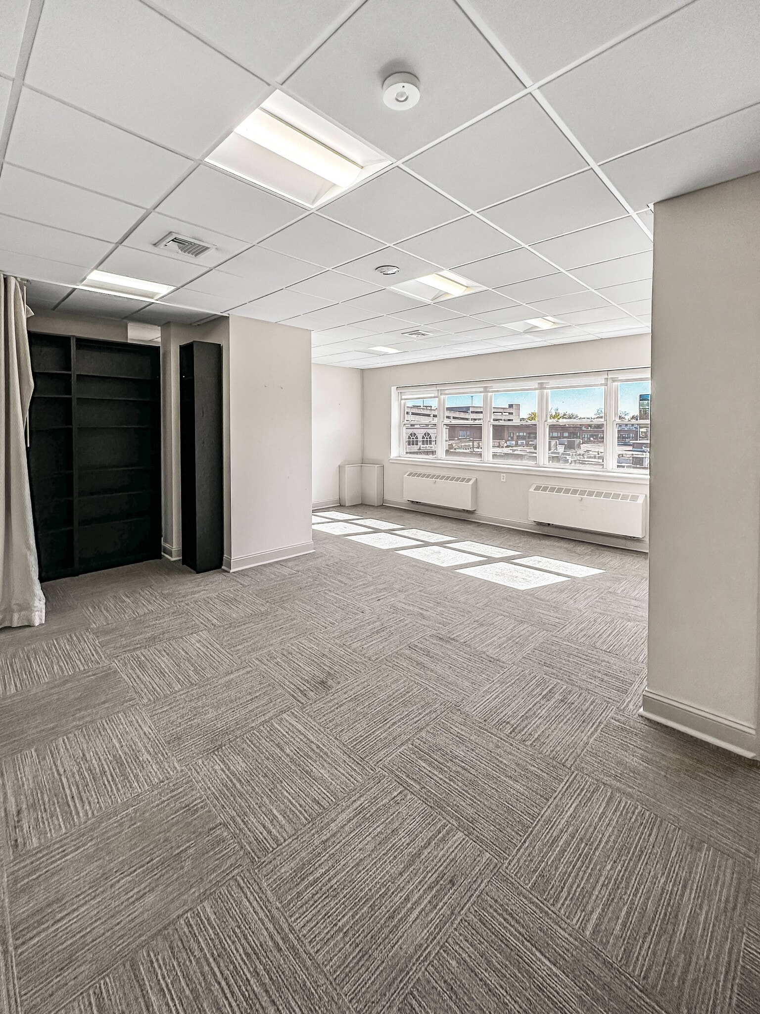 991-993 Farmington Ave, West Hartford, CT for lease Interior Photo- Image 1 of 5