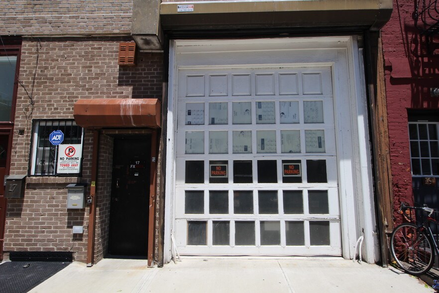 17 Carroll St, Brooklyn, NY for sale - Building Photo - Image 1 of 1