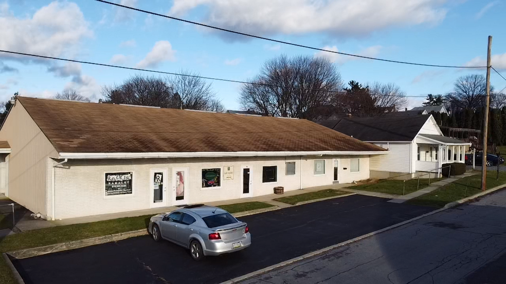 42 W 1st St, Wind Gap, PA for lease - Building Photo - Image 3 of 3