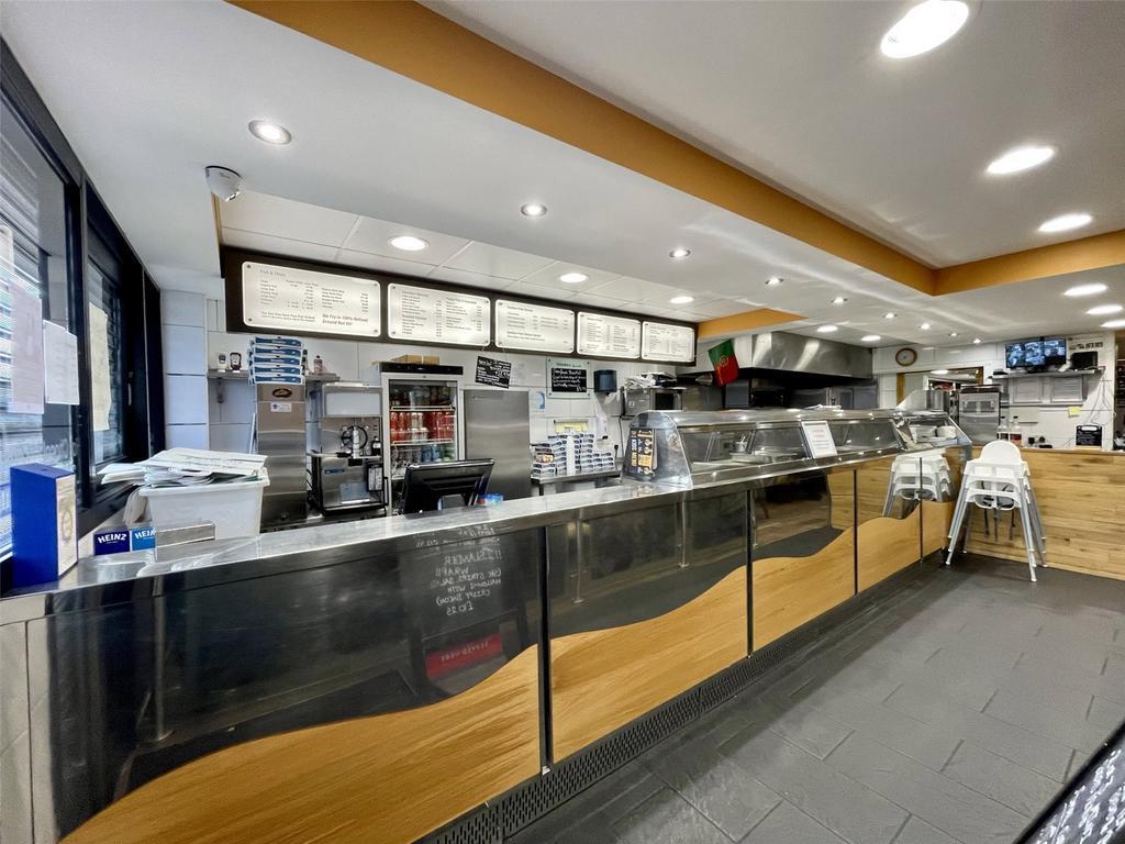 80-86 Furtherwick Rd, Canvey Island for lease Building Photo- Image 1 of 8