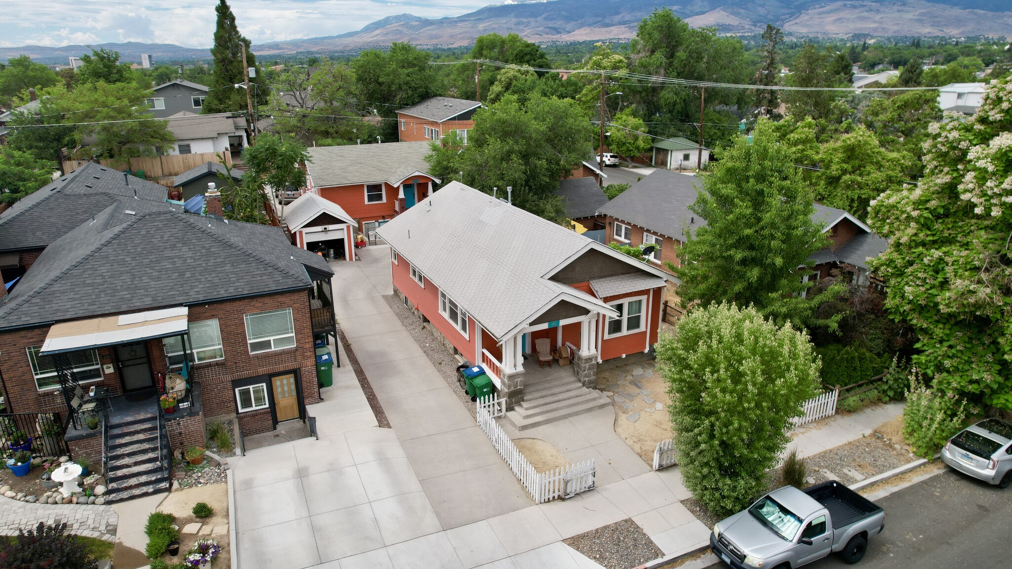 412 Roberts St, Reno, NV for sale Primary Photo- Image 1 of 29