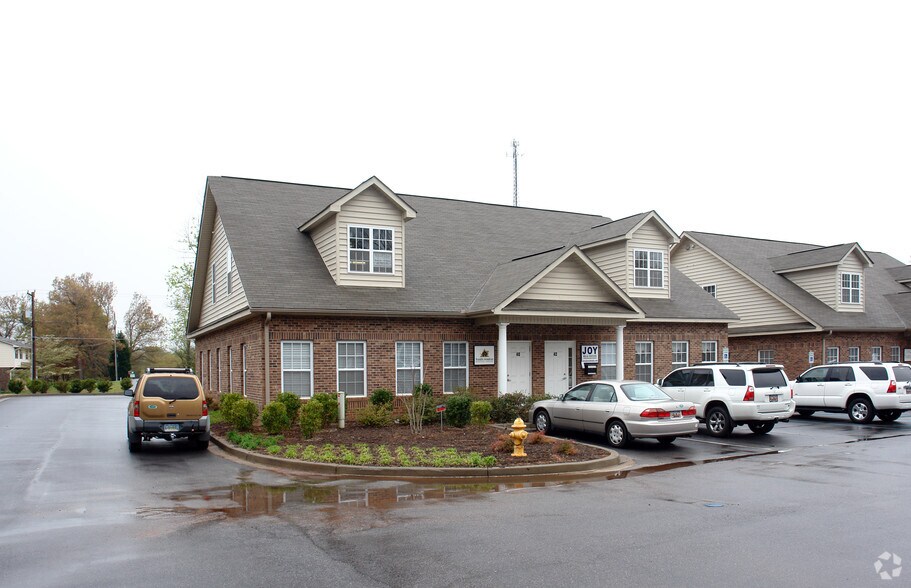 4042 Saint Marks Rd, Taylors, SC 29687