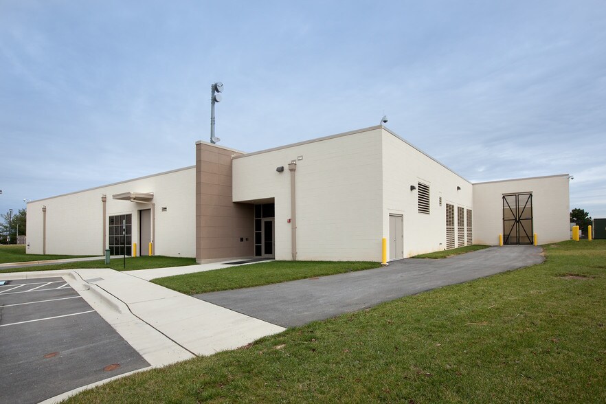 12401 Prosperity Dr, Silver Spring, MD 20904