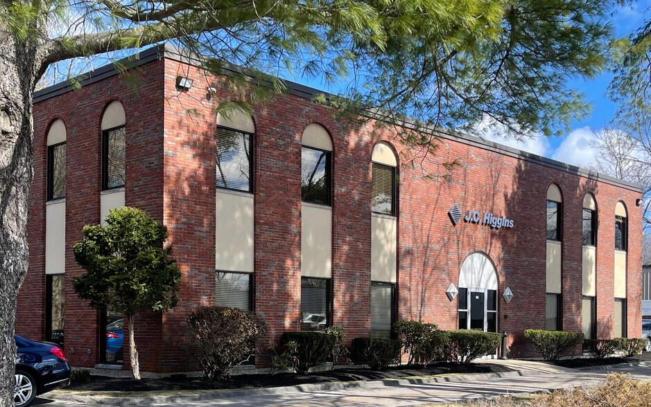 70 Hawes Way, Stoughton, MA for sale - Primary Photo - Image 1 of 5