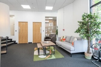 9-15 St James Rd, Surbiton for lease Interior Photo- Image 2 of 25