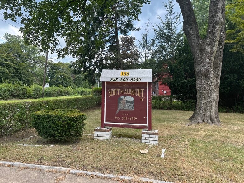 198 Orange Ave, Suffern, NY for lease - Building Photo - Image 2 of 8