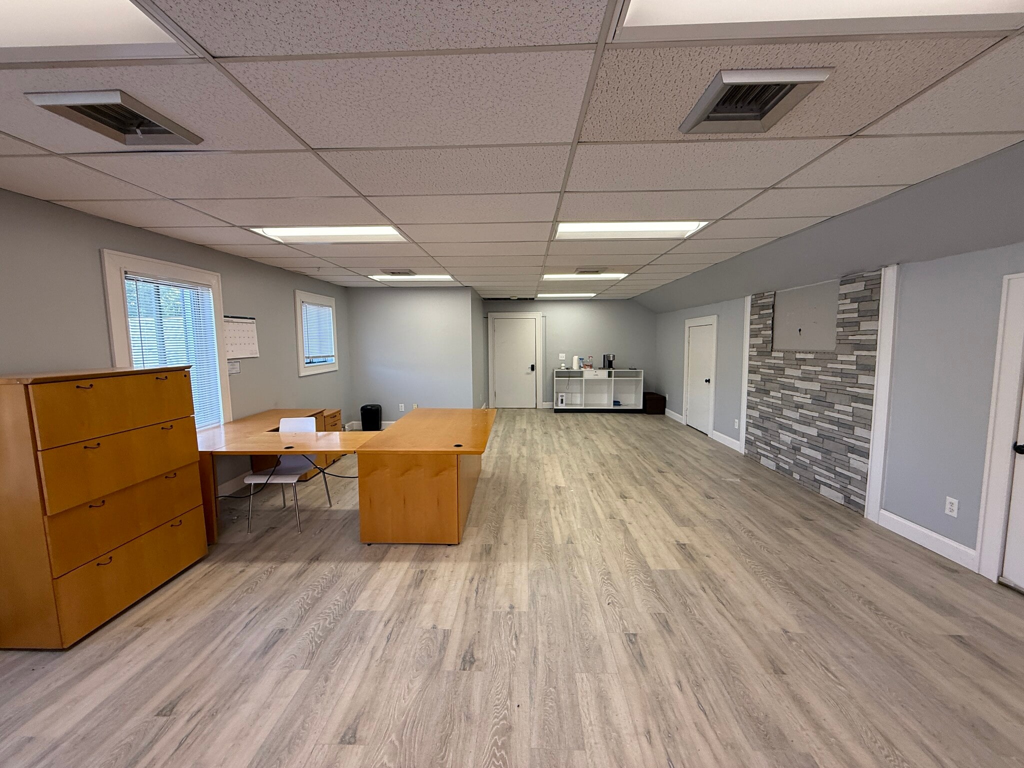 2 Willowbrook Rd, Cromwell, CT for lease Interior Photo- Image 1 of 7