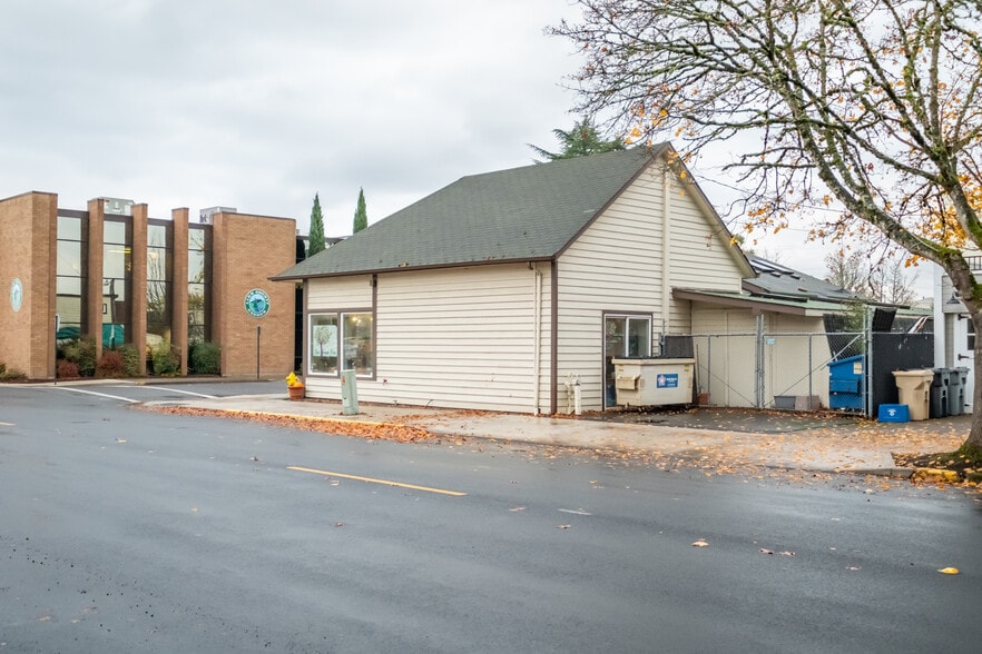 305 Washington St SW, Albany, OR for sale - Building Photo - Image 3 of 6