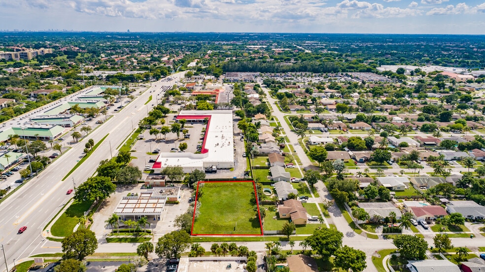 4670 NW 47th St, Tamarac, FL for sale - Building Photo - Image 2 of 6