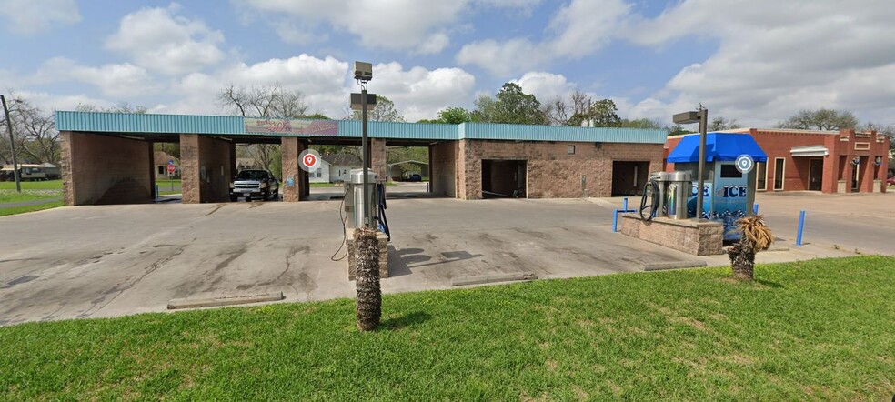 725 Alabama rd, Wharton, TX for sale - Primary Photo - Image 1 of 2