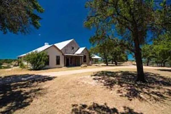 64 Thoroughbred Way, Fredericksburg, TX for sale Building Photo- Image 1 of 33