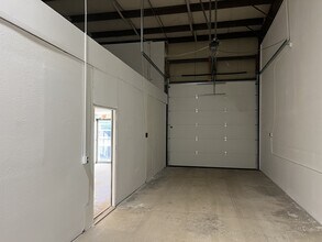 3100 Justin Dr, Urbandale, IA for lease Interior Photo- Image 2 of 4