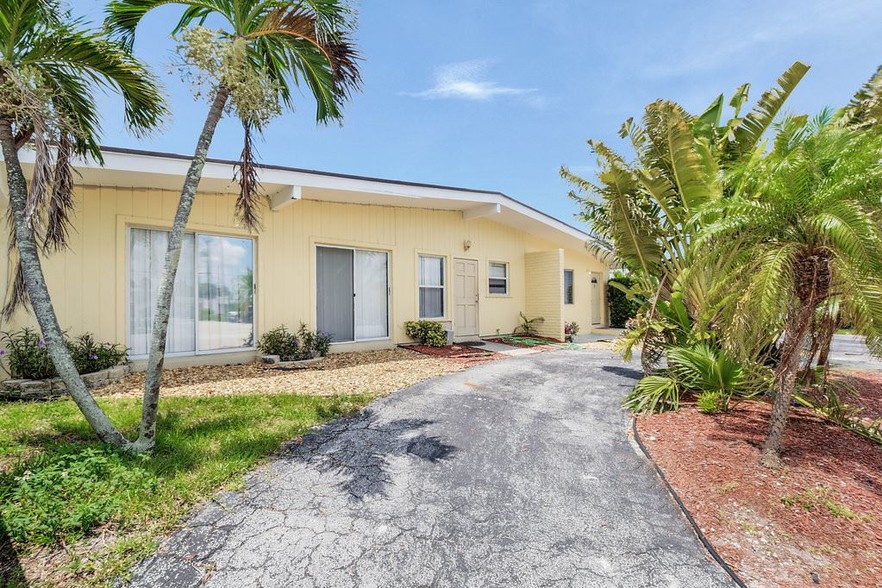 1217 Island Rd, Riviera Beach, FL 33404 | LoopNet