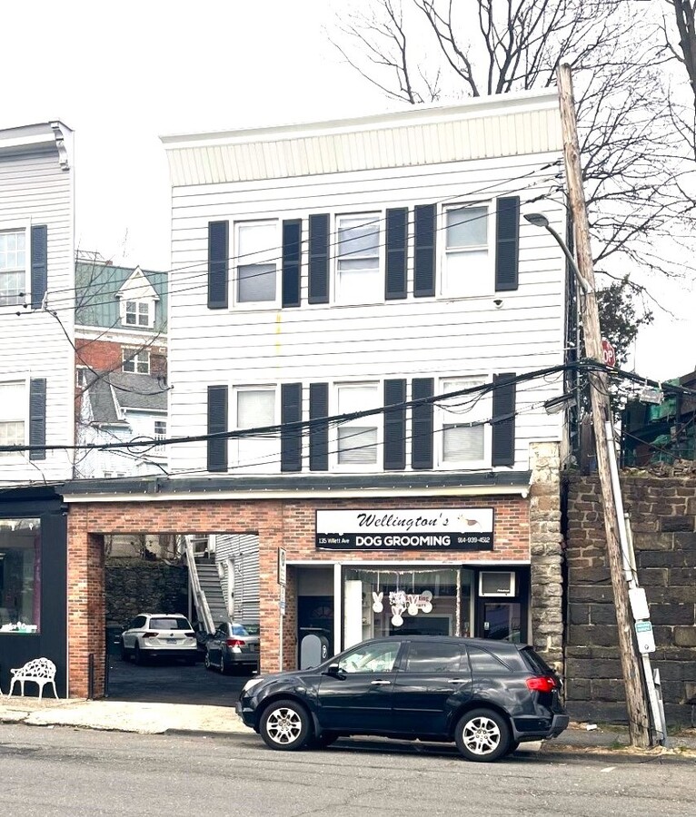 135 Willett Ave, Port Chester, NY 10573