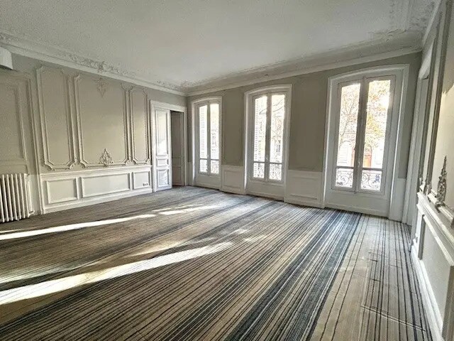 Office in Paris for lease Building Photo- Image 1 of 16