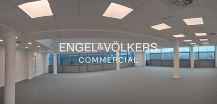 Office in Badalona, Barcelona for lease Interior Photo- Image 2 of 13