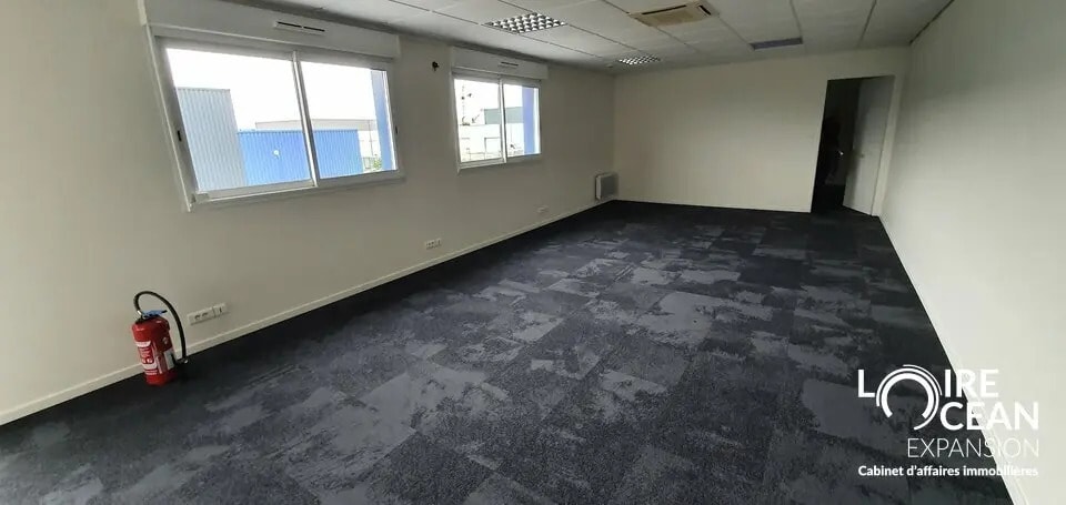 Office in Nantes for lease Interior Photo- Image 1 of 4