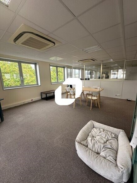 Office in Le Pecq for lease - Interior Photo - Image 2 of 47