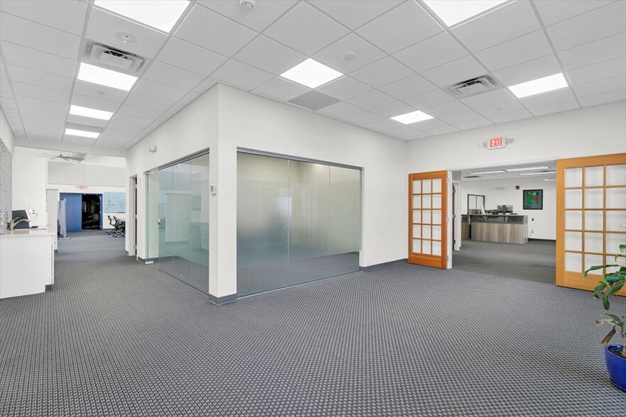 1492 Highland Ave, Cheshire, CT for lease - Building Photo - Image 3 of 17