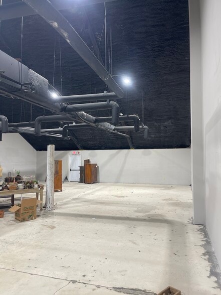 13018 Pennsylvania Ave, Hagerstown, MD for lease - Building Photo - Image 2 of 12