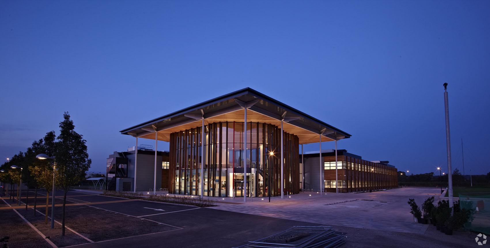 Dirac Cres, Bristol for lease Building Photo- Image 1 of 8