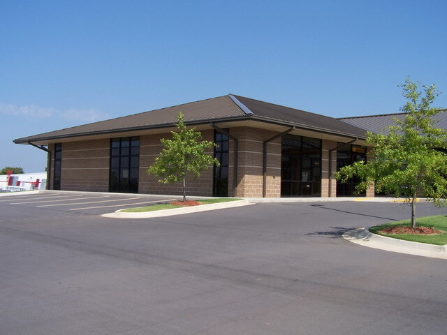 2411 Fayetteville Rd, Van Buren, AR for lease - Building Photo - Image 3 of 4