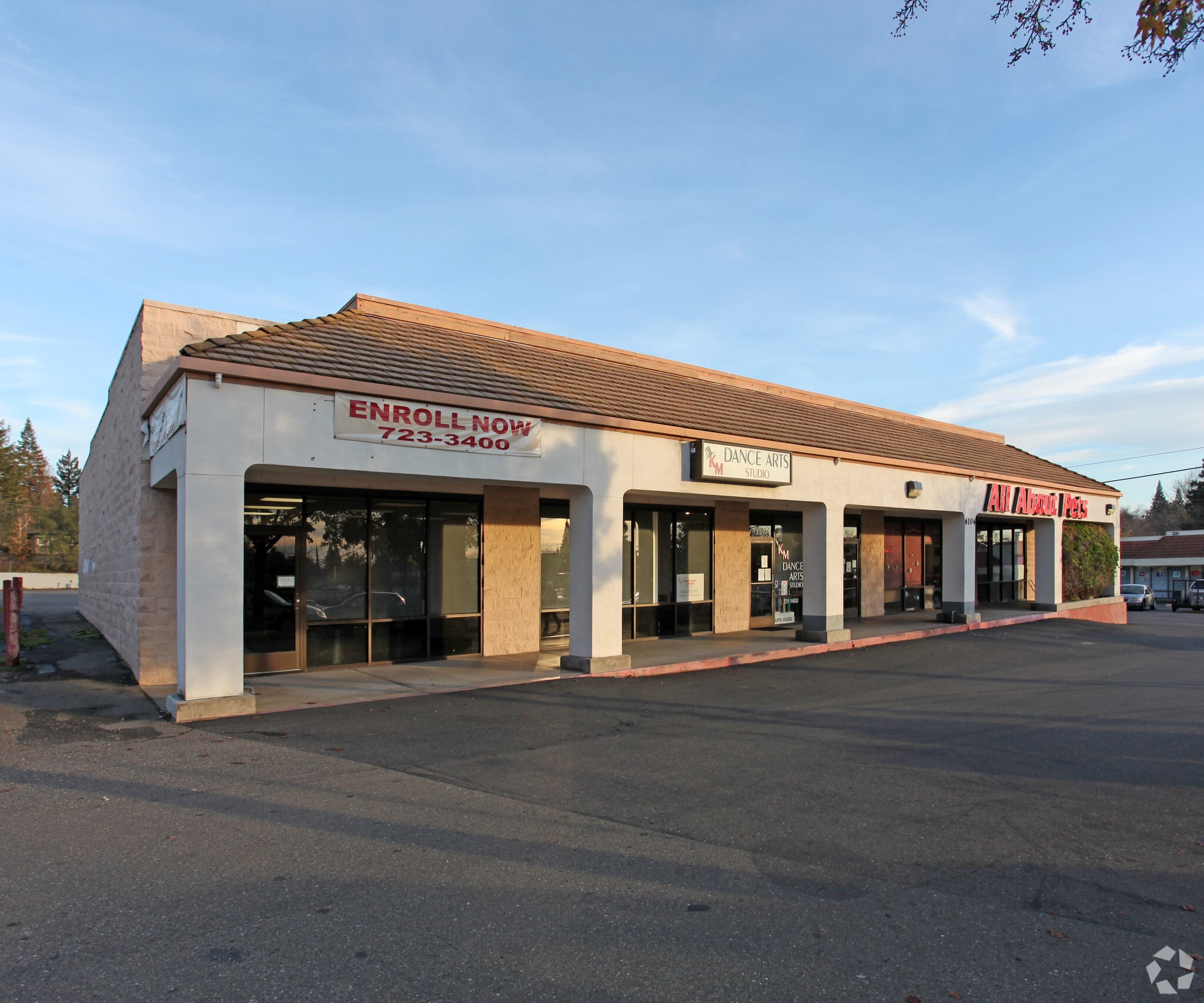 6104 San Juan Ave, Citrus Heights, CA for lease Building Photo- Image 1 of 19