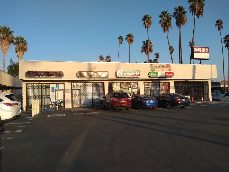 20451-20475 Sherman Way, Canoga Park, CA for lease - Building Photo - Image 1 of 3